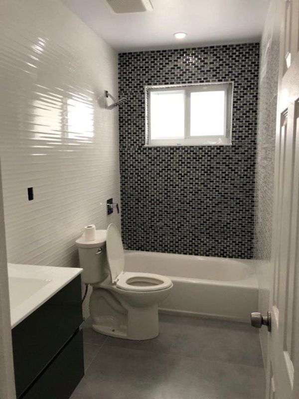  Luxury Kosher 3 or 4 Bedroom Villa - Heated Pool - Beautiful Neighborhood close