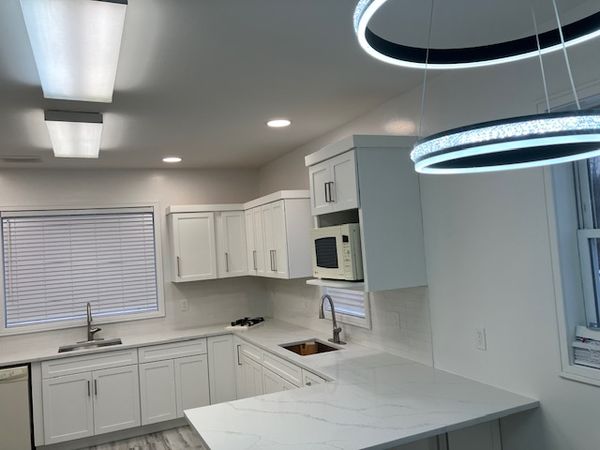 11 BEDROOM  NEWLY  MODERNIZED ALL YEAR VACATION HOME ENJOY  OUR MASSIVE SCENIC GROUNDS