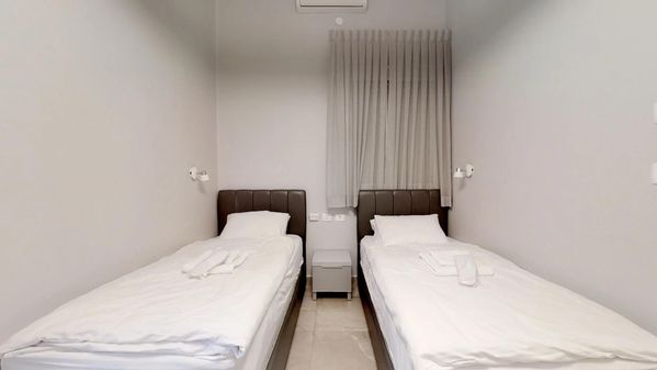 Comfortable rental, 2 bedroom apartment on Yoel Street, in Meah Shearim