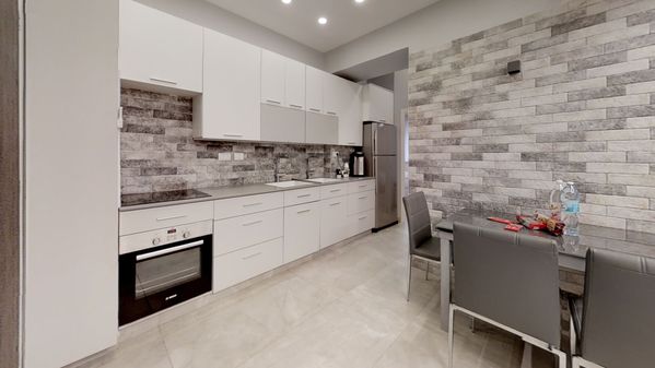 Comfortable rental, 2 bedroom apartment on Yoel Street, in Meah Shearim