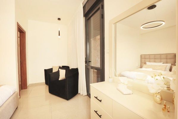 Luxurious 4 bedrooms in Mitzpeh Nof, Romema Jewel