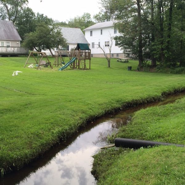BEAUTIFUL  4 BR  HOME. THE PERFECT LOCATON  MASSIVE BEAUTIFUL GROUNDS HUD APPROVED. 