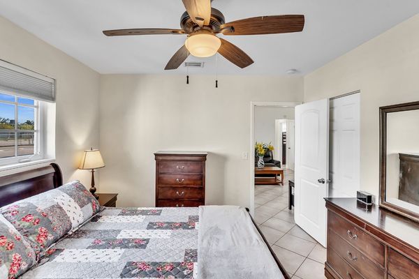 Beautiful REASONABLE 4 Bed 3 Bath fully stocked Villa  