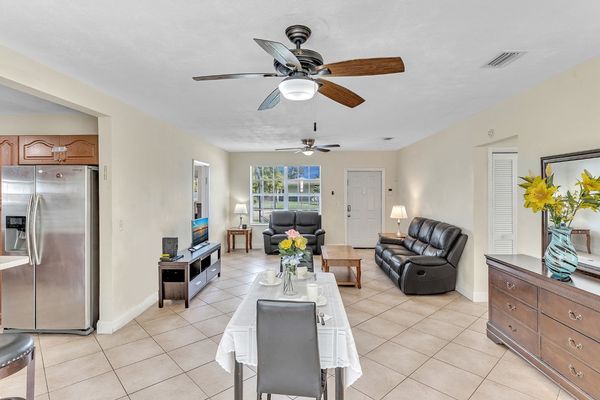 Beautiful REASONABLE 4 Bed 3 Bath fully stocked Villa  