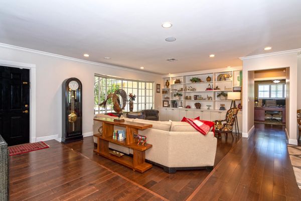 NEW updated completely Kosher Private Home in the beautiful Hollywood area
