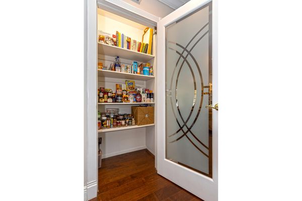 NEW updated completely Kosher Private Home in the beautiful Hollywood area