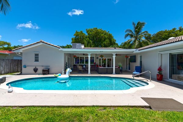 NEW updated completely Kosher Private Home in the beautiful Hollywood area