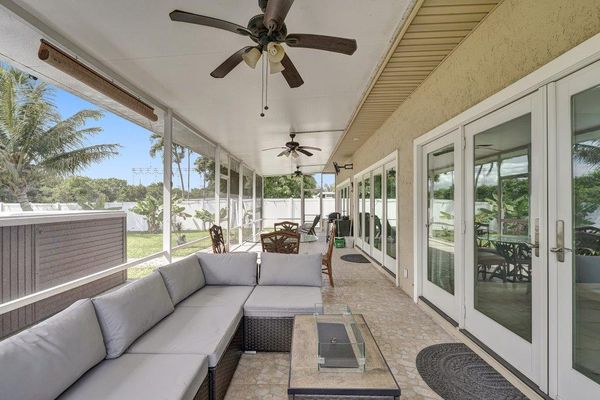Charming Waterfront Private Glatt Kosher Home 