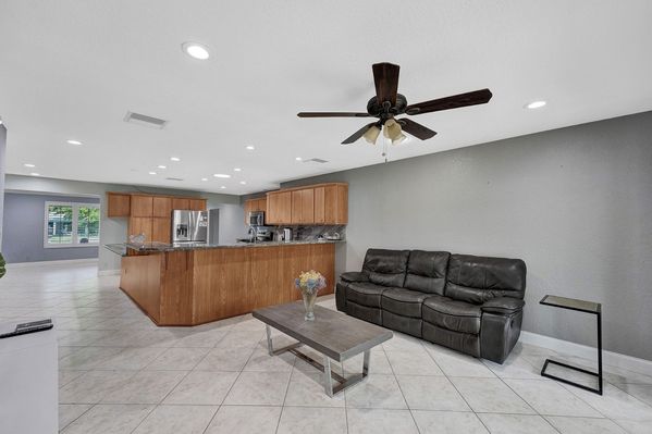Charming Waterfront Private Glatt Kosher Home 