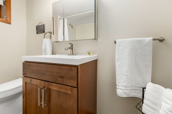 Vermont 3 bedroom chalet - Rent all 6 for 60 people!