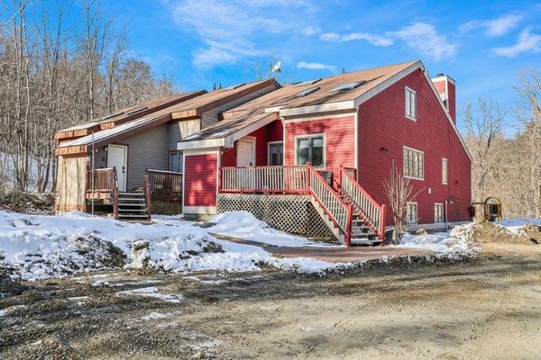 Mt. Snow, Huge, 4++ bedroom Beautiful chalet w hot tub & sauna