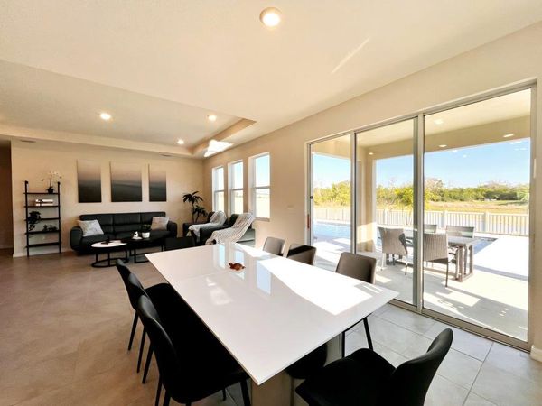 Luxury Kosher Lakefront Villa with Private Pool in Tampa