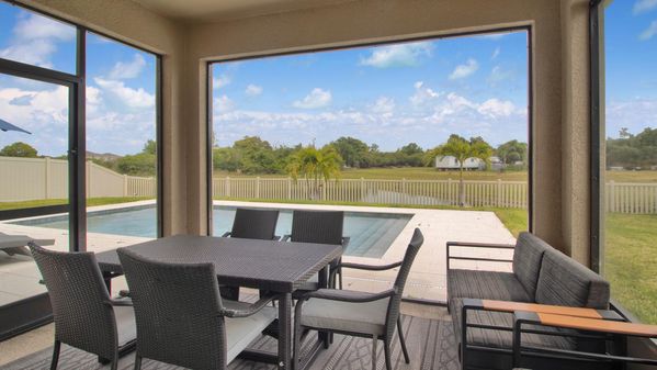 Luxury Kosher Lakefront Villa with Private Pool in Tampa