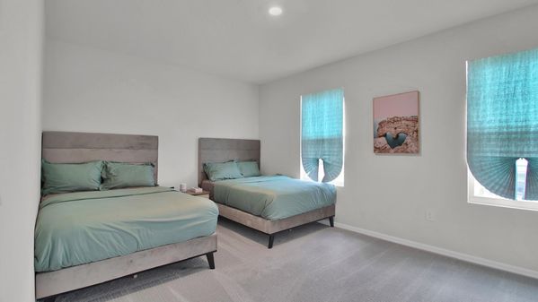 Luxury Kosher Lakefront Villa with Private Pool in Tampa
