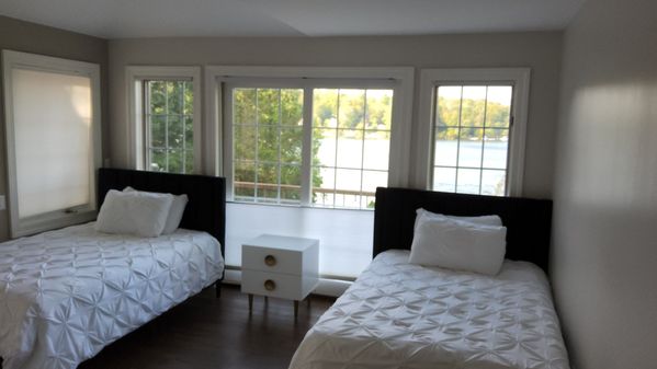 Ador Lago Mansion                *Midwinter Deal *Boats, Kayak *   *Pool   * Sauna    *Jacuzzi