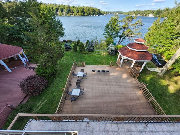 Ador Lago Mansion                *Midwinter Deal *Boats, Kayak *   *Pool   * Sauna    *Jacuzzi
