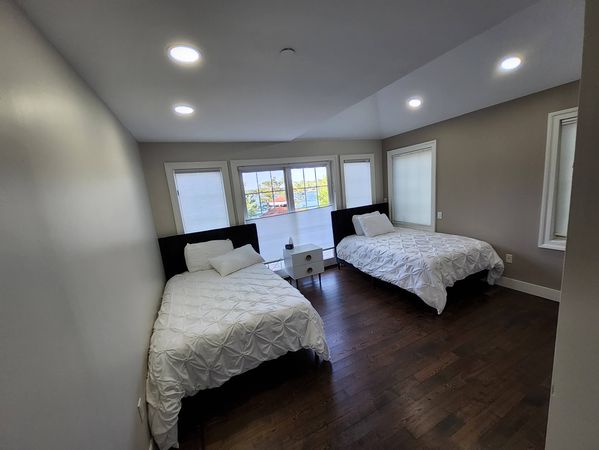 Ador Lago Mansion                *Midwinter Deal *Boats, Kayak *   *Pool   * Sauna    *Jacuzzi