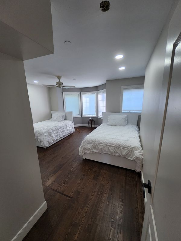 Ador Lago Mansion                *Midwinter Deal *Boats, Kayak *   *Pool   * Sauna    *Jacuzzi