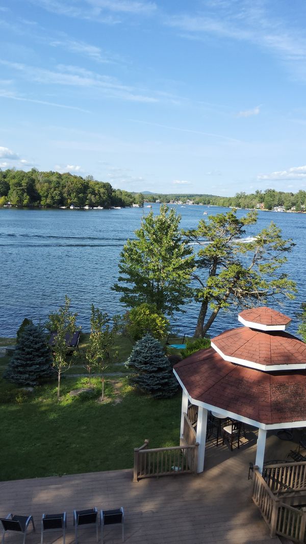 Ador Lago Mansion                *Midwinter Deal *Boats, Kayak *   *Pool   * Sauna    *Jacuzzi