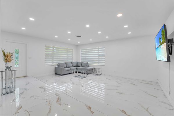 Ruby Villa - Lakefront Villa