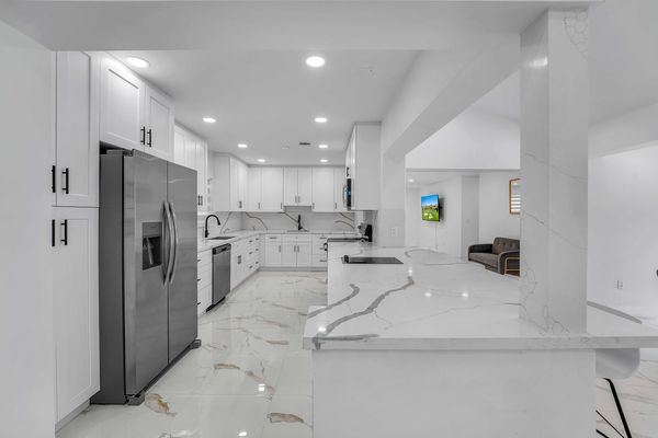 Ruby Villa - Lakefront Villa