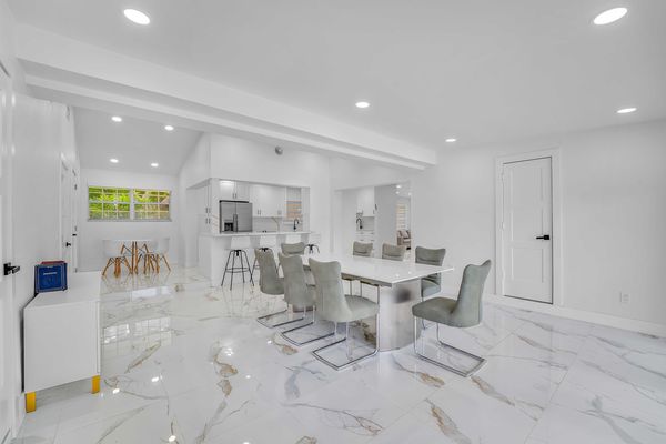 Ruby Villa - Lakefront Villa