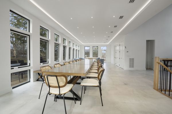 Ferndale Manor with private pool 