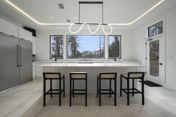 Ferndale Manor with private pool 