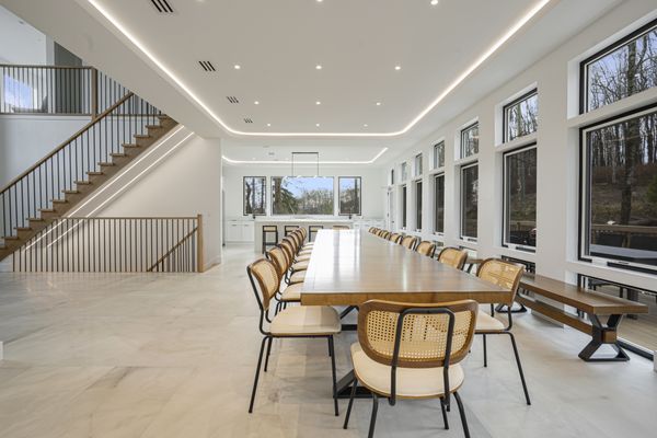 Ferndale Manor with private pool 