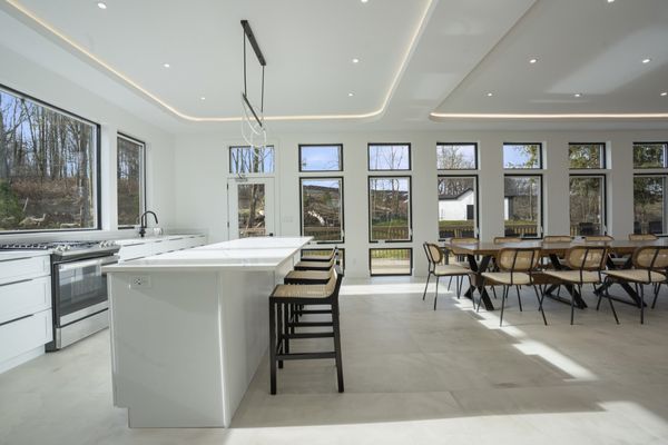 Ferndale Manor with private pool 