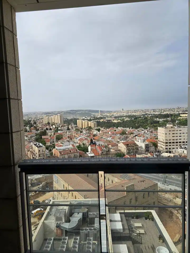 3 Beautiful Bedrooms Near Machane Yehuda
