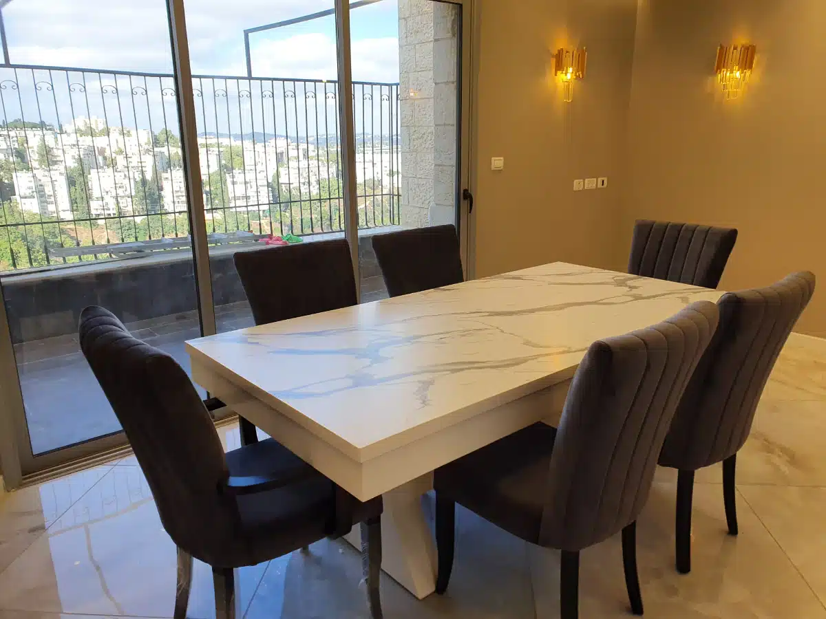 gorgeous 3 bedroom apartment in the center