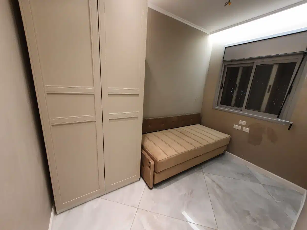 gorgeous 3 bedroom apartment in the center