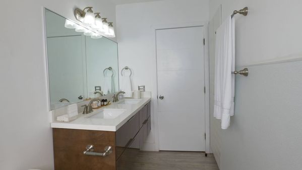 Beautiful 5 bedroom Villa in NMB