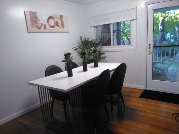 Clean Upscale Private 3 BR Home