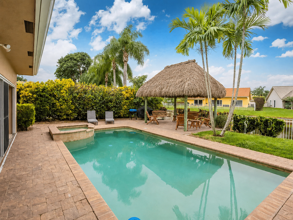 Boynton Beach Lakeside Villa