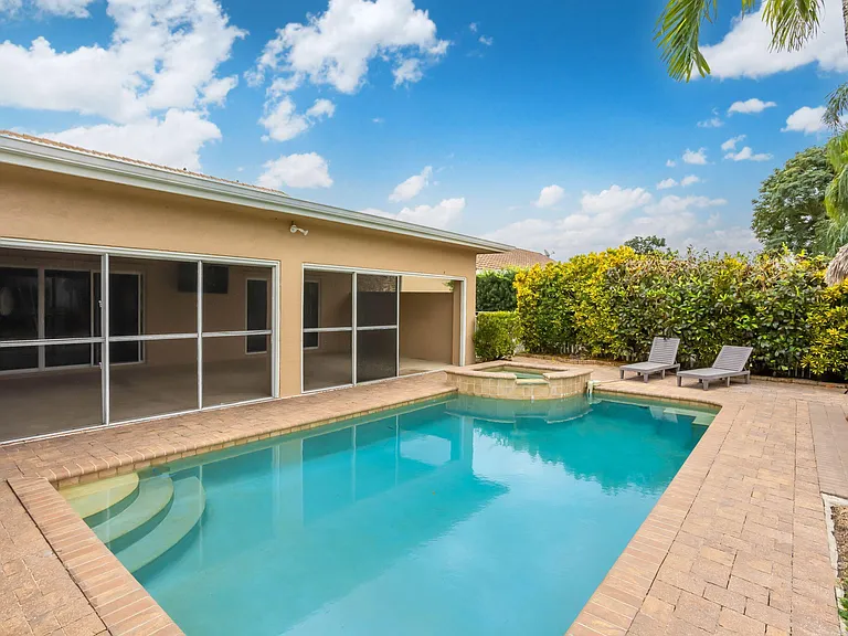 Boynton Beach Lakeside Villa