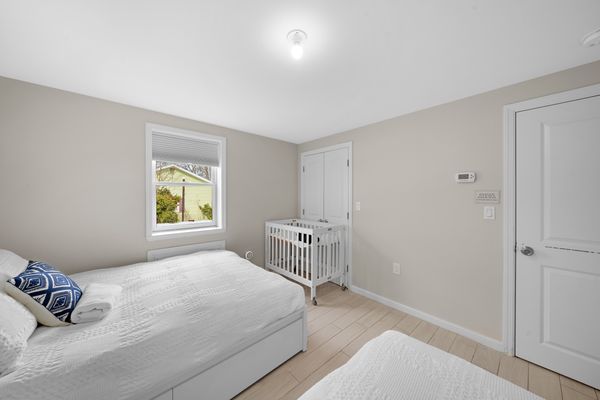 beautiful walk in one bedroom apartment