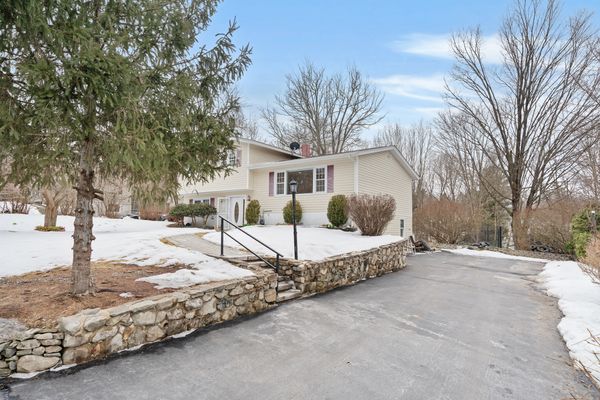 beautiful walk in one bedroom apartment