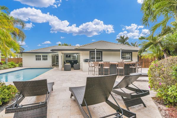 VILLA BOCA: 4BD/3 BA HEATED POOL CORNER LOT