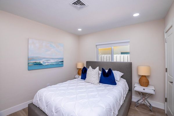 VILLA SERENITY: BEAUTIFUL RENOVATED 4BDRM/HEATED POOL 