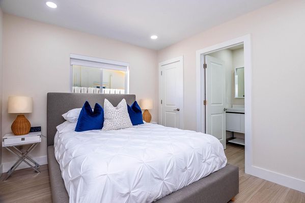 VILLA SERENITY: BEAUTIFUL RENOVATED 4BDRM/HEATED POOL 
