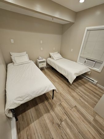 The Park Villa! Massive "SALE" $1,190. Per Weekend For