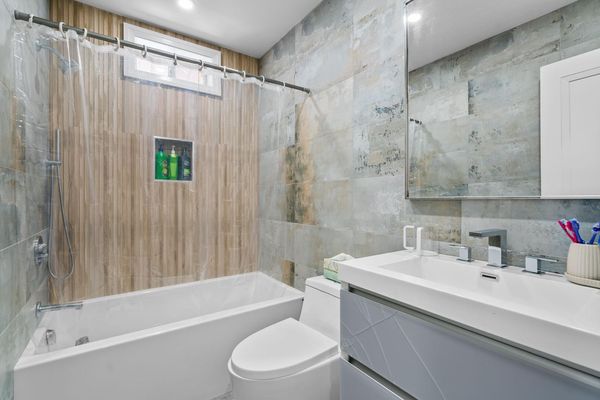 beautiful home  Next door to year round Shul