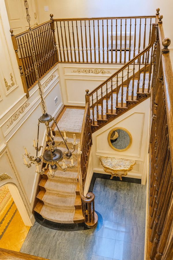 Elegant 9+ bed, mansion, kosher, Shabbos-friendly