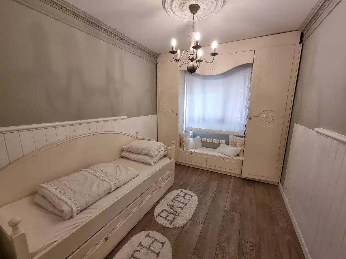 nice 4 bedroom apartment