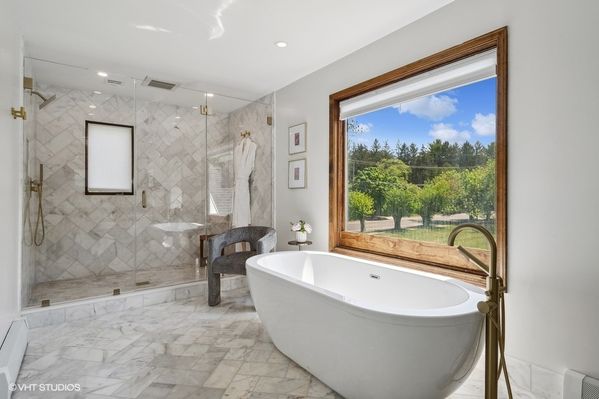 LXURE: The Windsor Manor - Luxury Kosher Rental in Toms River