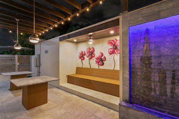 LXURE: The Cabana Suites
