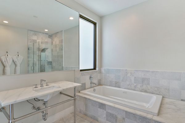 LXURE: The Cabana Suites