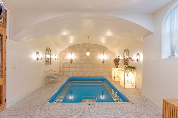 The Brooklyn Spa Suite 